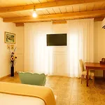 Amalfi Coast Room