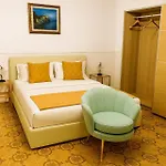 Amalfi Coast Room